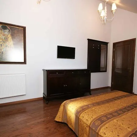 Pensión Avirio Vingis 4*