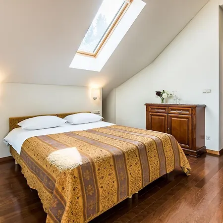 Pensión Avirio Vingis 4*